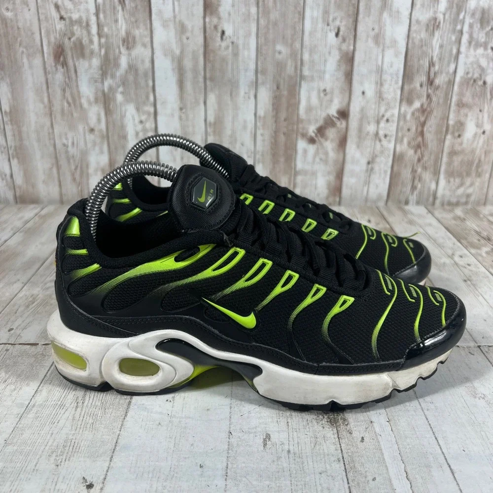 Nike Air Max Plus TN Black Volt Neon Green 655020-086 Womens 7 Kids 5.5Y
